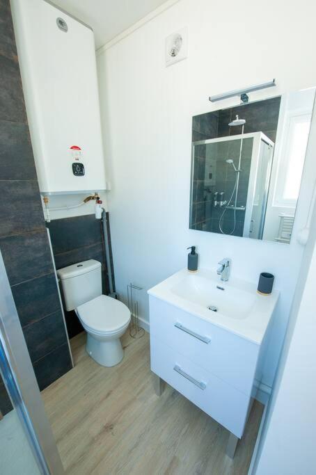 Appartement Proche Gare Routiere Fougeres Exterior photo